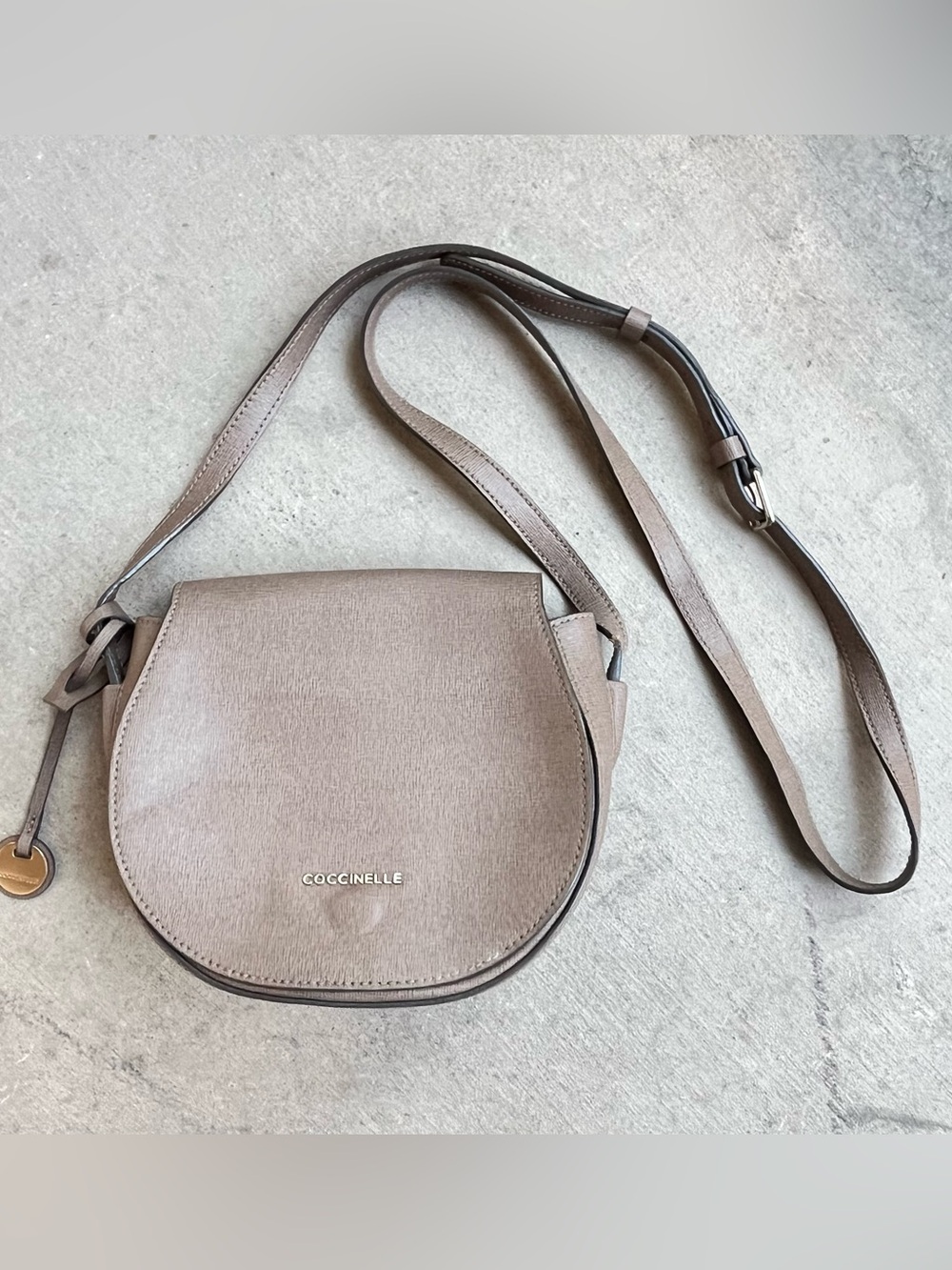 Coccinelle taupe crossbody
